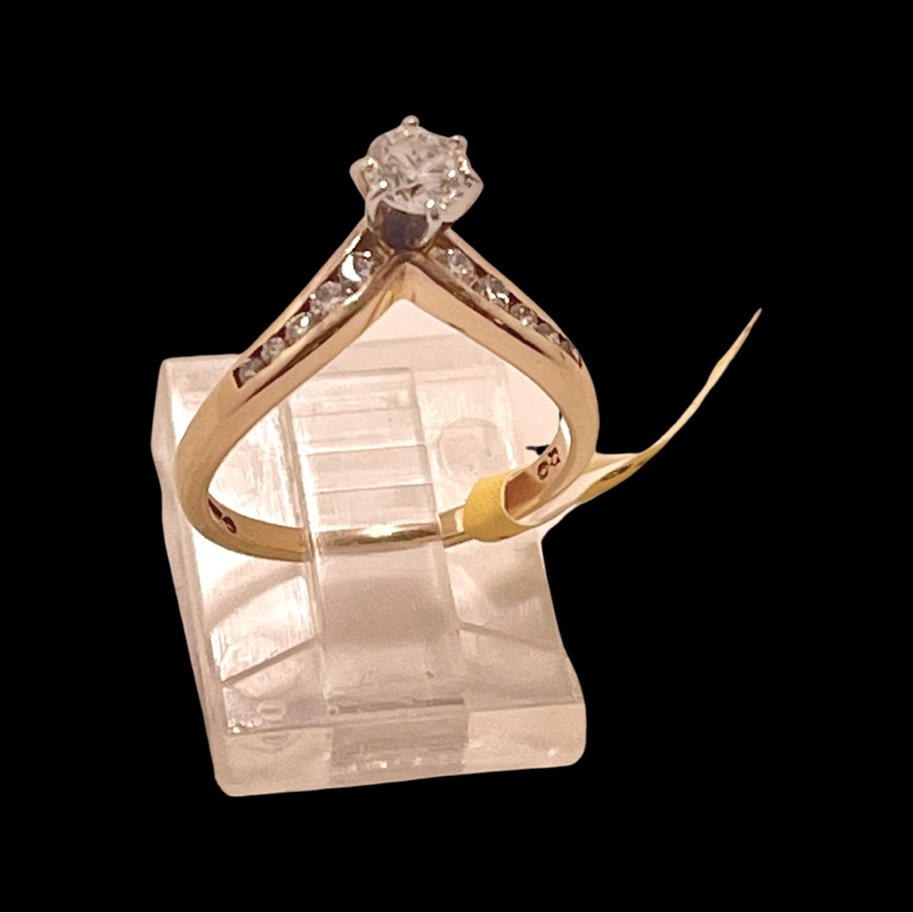 14 KT Yellow Gold, V shape engagement ring.